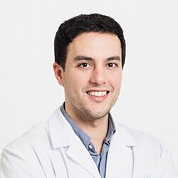 El Dr Cristian De Guirior especialista de Womens en ginecología